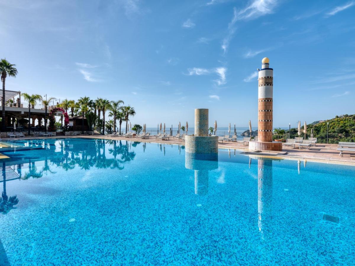 Hotel Antares Letojanni Bagian luar foto