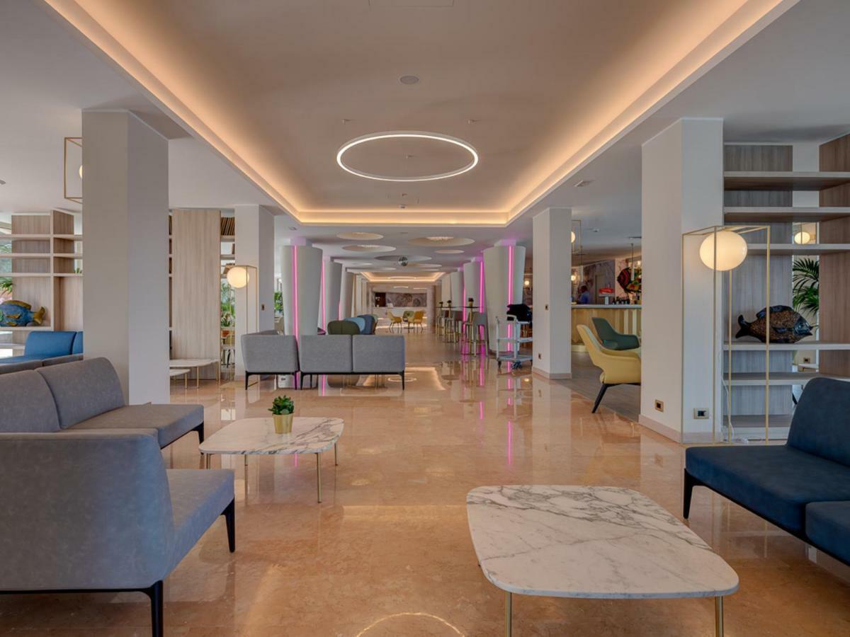 Hotel Antares Letojanni Bagian luar foto