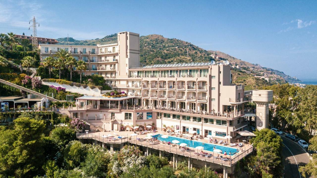 Hotel Antares Letojanni Bagian luar foto